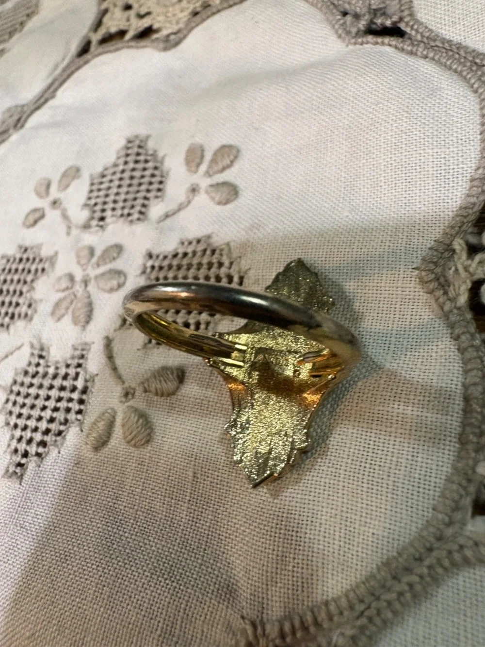 Avon Kensington Ring Vintage- Missing Center Stone